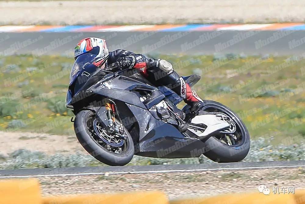 碳纤维BMWHP4，预计会在上海车展亮相