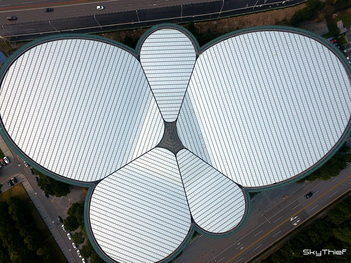 经典的上海十大建筑,上海标志性建筑大圆球