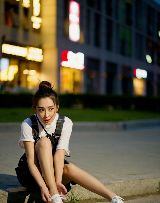 什么样的衣服搭什么样的发型,发型与衣服搭配的端庄气质