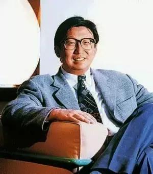 张国荣抱周润发视频,左拥右抱走向人生巅峰