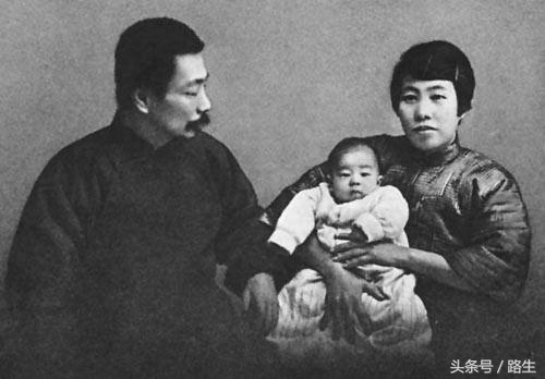 鲁迅是一个什么样的人四个字,鲁迅是一个什么样的人50字