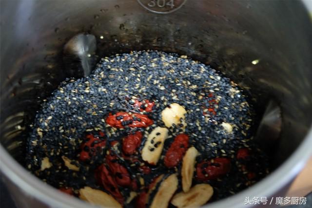 做豆浆补血补钙补肾都有哪些谷物,有营养又降火的早餐豆浆