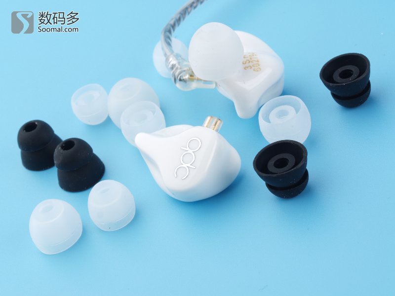 qdcv3变色龙耳机测评 (qcy入耳式蓝牙耳机测评推荐)