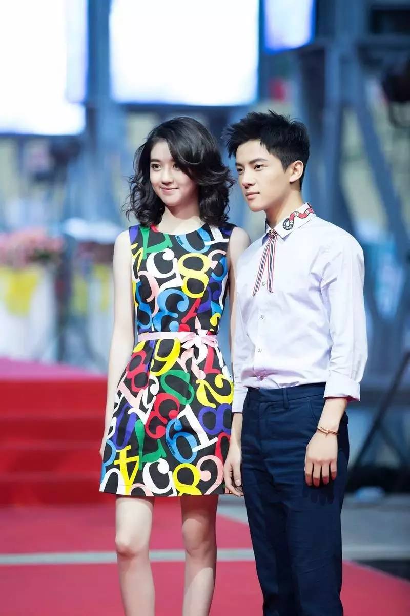 李凯馨烟熏妆教程,李凯馨烟熏妆效果