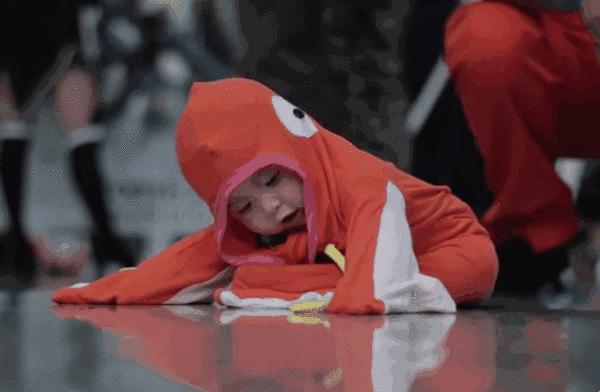 为什么游戏里面手枪少,为什么游戏里的霰弹枪这么弱