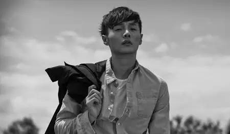 4月15日攻陷朋友圈！你的小眼男神这次真的来了！