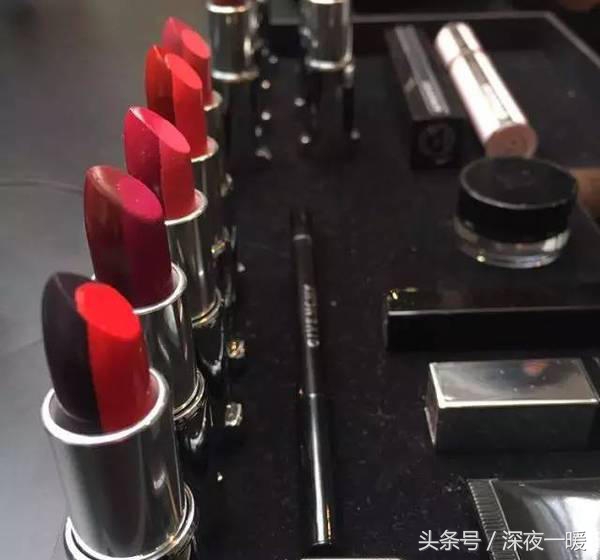 口红你这粘人的小妖精，深感大家对口红真是爱的深沉啊