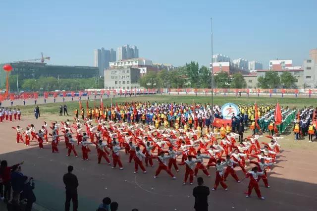 安国市实验小学田径运动会开幕式,全市中小学生田径运动会开幕式