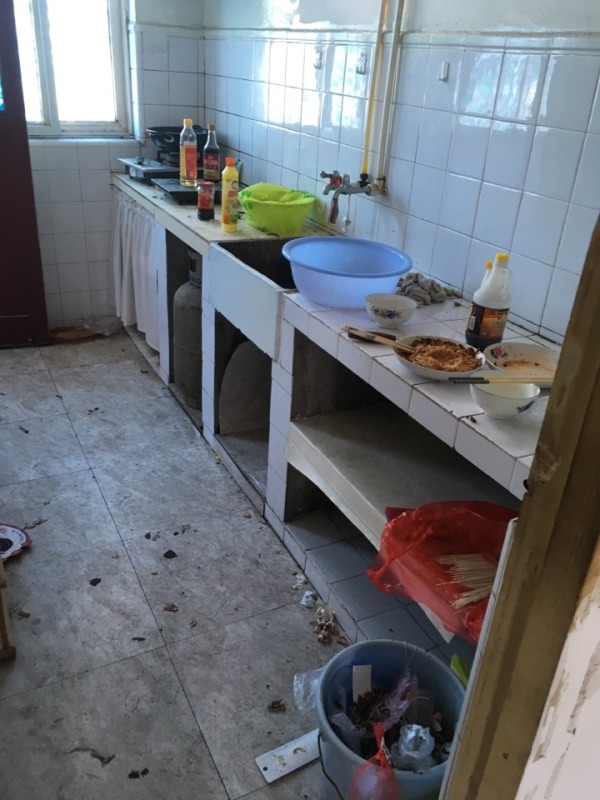 25年房龄的墙面翻新怎么做比较好,25年的老小区翻新装修