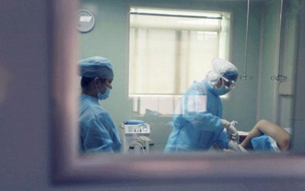 病理性刮宫疼不疼,刮宫后直冒汗什么意思