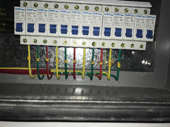 配电柜120平方电缆进线和出线标准,电工配电柜二次电缆接线视频