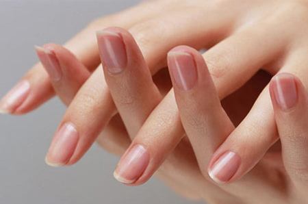 指甲长得像小铲子是怎么回事,指甲呈汤匙状容易断裂