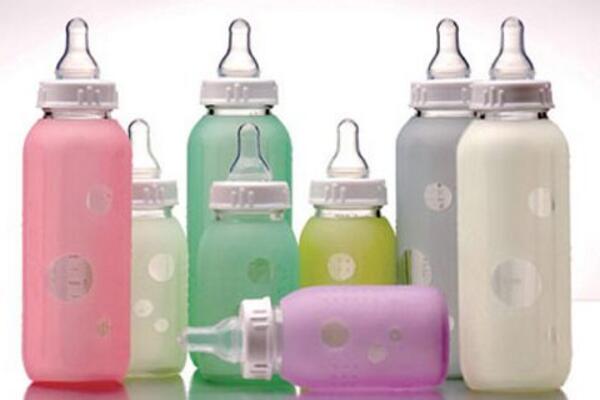 断奶第二天奶涨成硬块要吸出来吗,宝宝断奶妈妈涨奶最严重是第几天