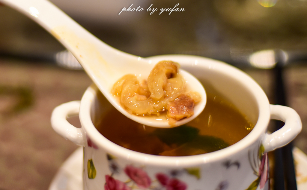 云端上的世外桃源，看看浇灌牛奶和土鸡蛋的有机乌龙茶长成啥样