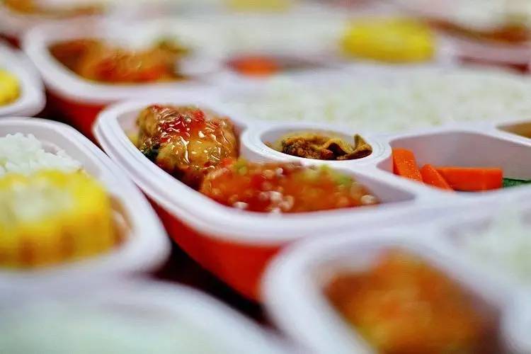 飞机餐为什么比高铁好吃,航空餐哪个最好吃