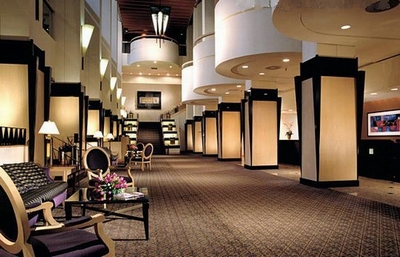 横跨酒店、投资界,创造喜达屋的高智商人士拥有怎样的商业头脑?