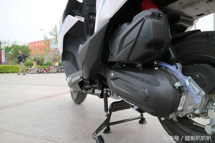 好看的新大洲本田裂行美图,本田裂行125与本田nx125哪个好