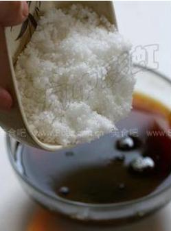 治牛皮癣民间偏方有哪些,生姜洋葱泡白醋治疗牛皮癣的秘方