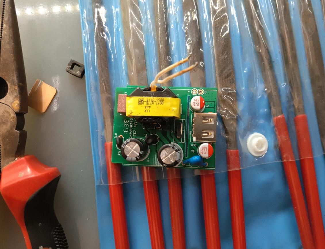 240快充头原装正品魅族,魅族24w快充头拆解