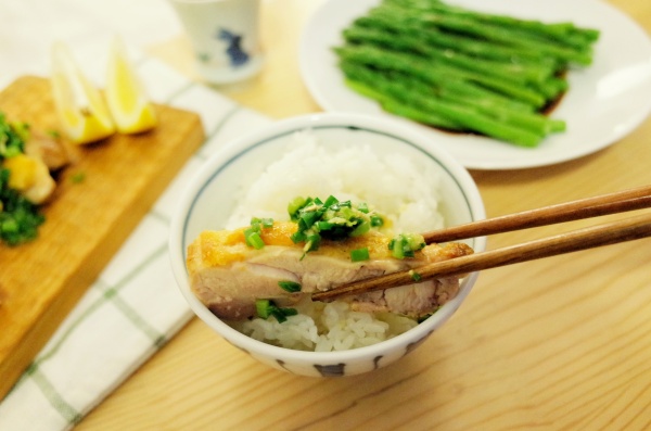 冷菜葱油脆皮鸡的制作步骤,葱油脆皮鸡装盘