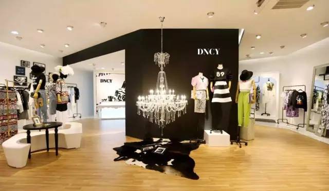 购物中心常见十大女装品牌,购物中心有名的衣服品牌大全