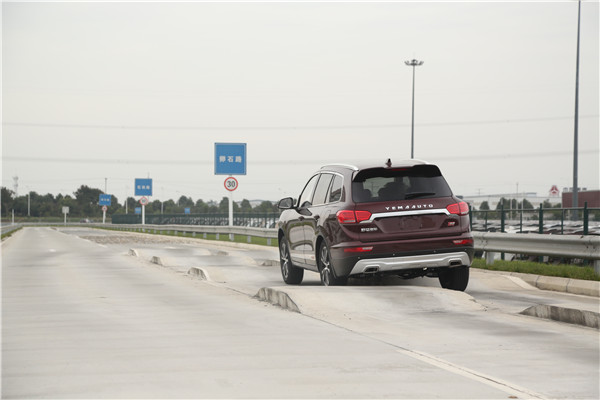 璇曢┚閲庨┈鐢靛姩,璇曢┚閲庨┈姹借溅涓冨骇