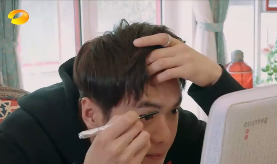 张若昀平价护肤品,花少3娜扎张若昀