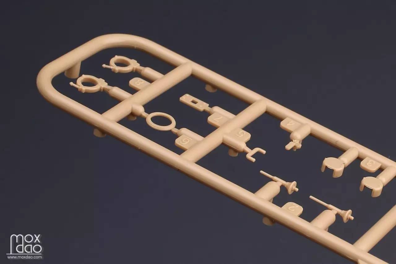 MENG出品的俄罗斯BMR-3M装甲扫雷车｜板件开盒