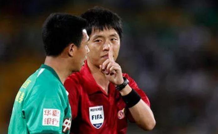 中超裁判再现1超奇葩误判,李毅2019中超
