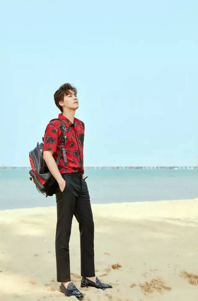 coach蔻驰春日新品,coach蔻驰明星直播