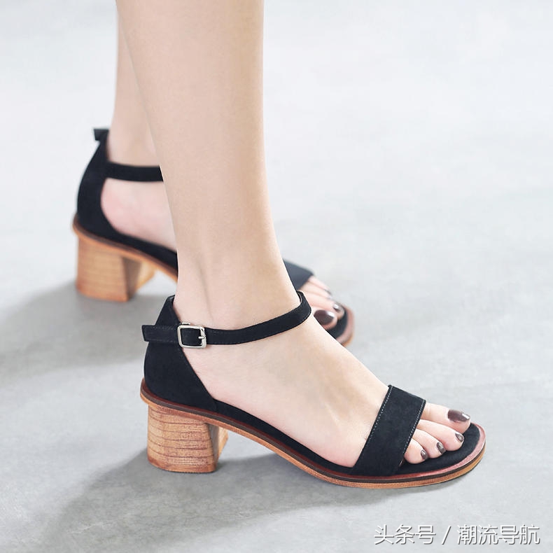 怎么才能让宽脚变瘦一点,脚比较胖怎么穿出高级感