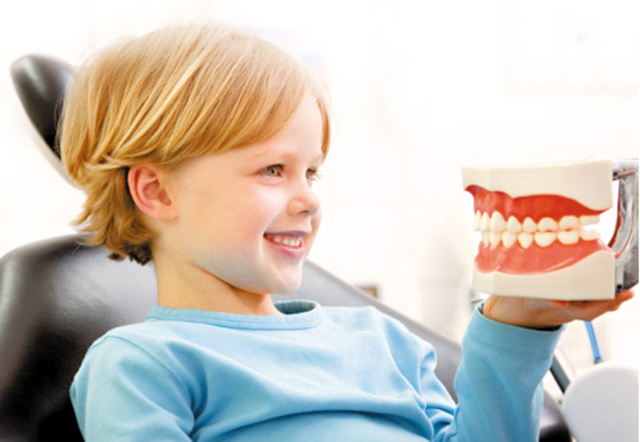 孩子长了两排门牙怎么回事,小孩长了两排牙怎么办需要矫正吗