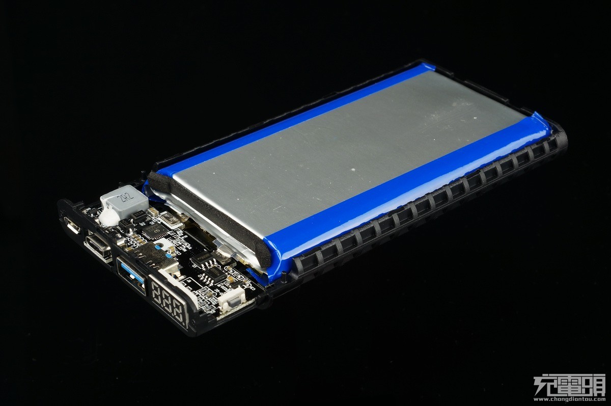 台电20000毫安快充充电宝测评,台电大屏数显18w双向快充充电宝