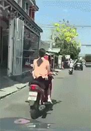 图文笑话：兄弟，你说普通话吧，你这四川话我听的脑壳疼