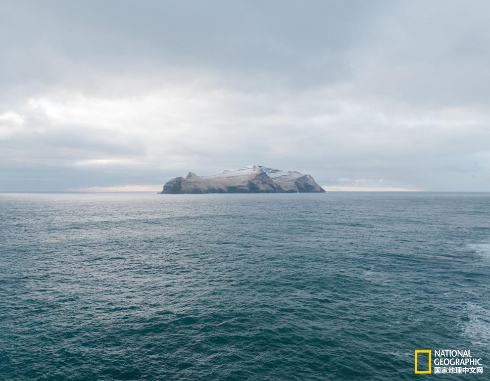 大西洋上的最美丽的小岛,大西洋上有一个苦逼的小岛