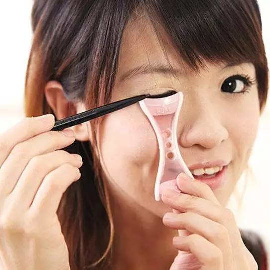 Madam问答室丨20岁眼霜，鹅蛋脸墨镜，上妆卡粉，平价修容盘，化眼线进眼睛