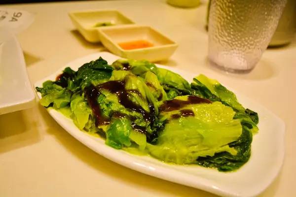 再一次香港｜带着老妈去看花花世界，佐敦觅食，中环闲逛，维港夜游，探索迪士尼的童话天地！