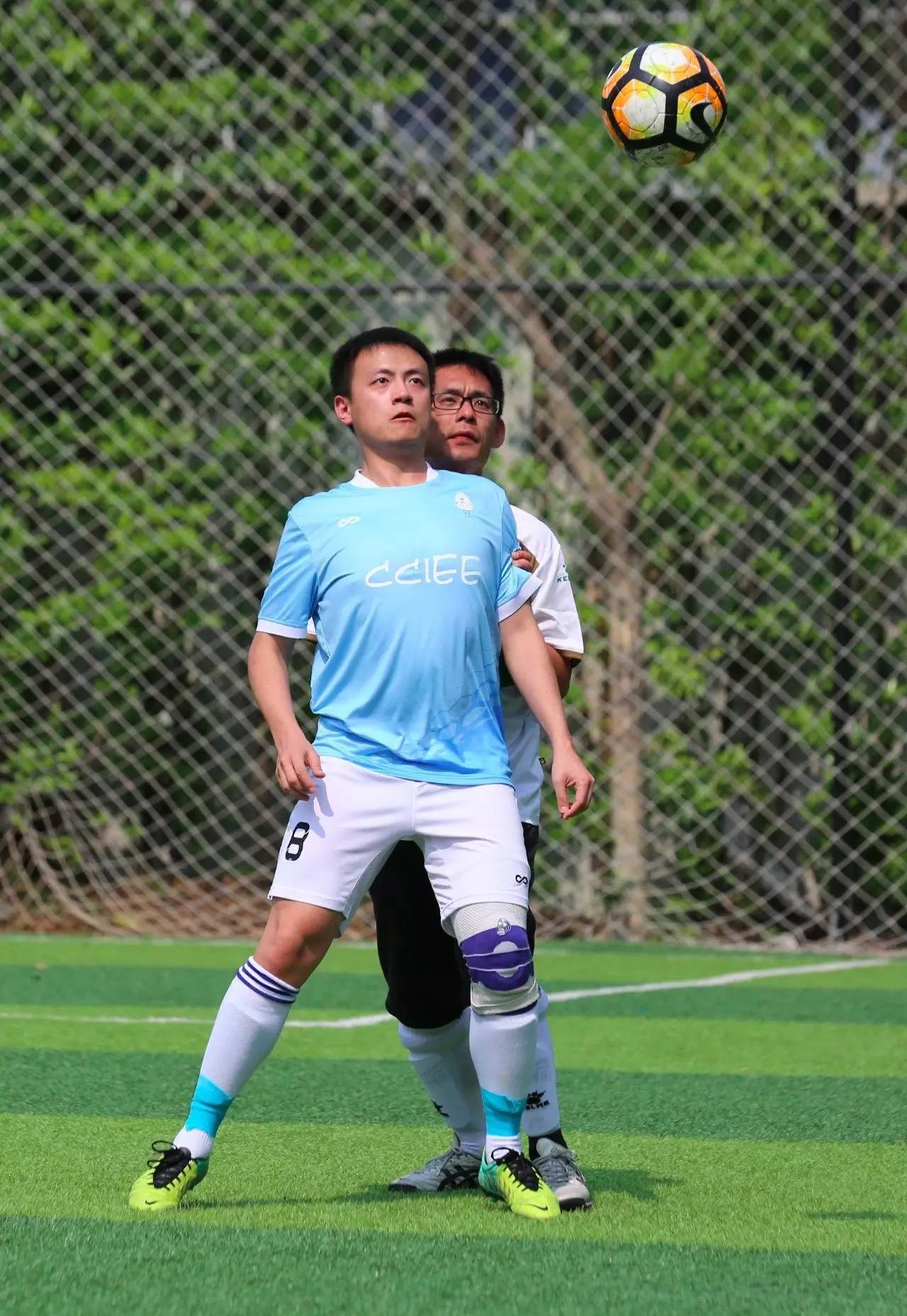 他们上演了一场杭州版实况足球，用爱搭起希望的桥梁！