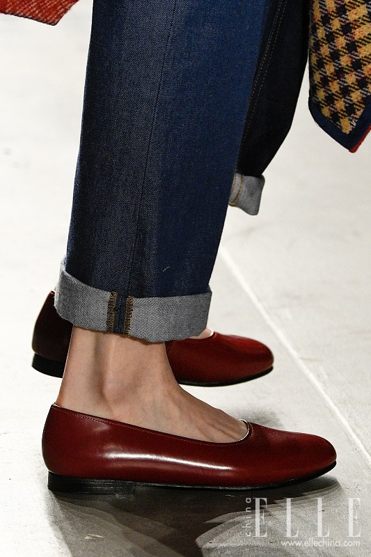 母亲节送妈妈鞋子百搭,母亲节送给妈妈的平底鞋