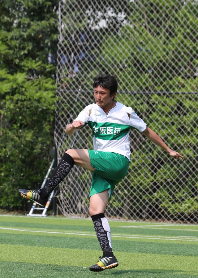 他们上演了一场杭州版实况足球，用爱搭起希望的桥梁！