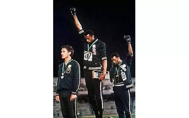 据圈内人说，鞋头们最近都在疯狂购入这双鞋！