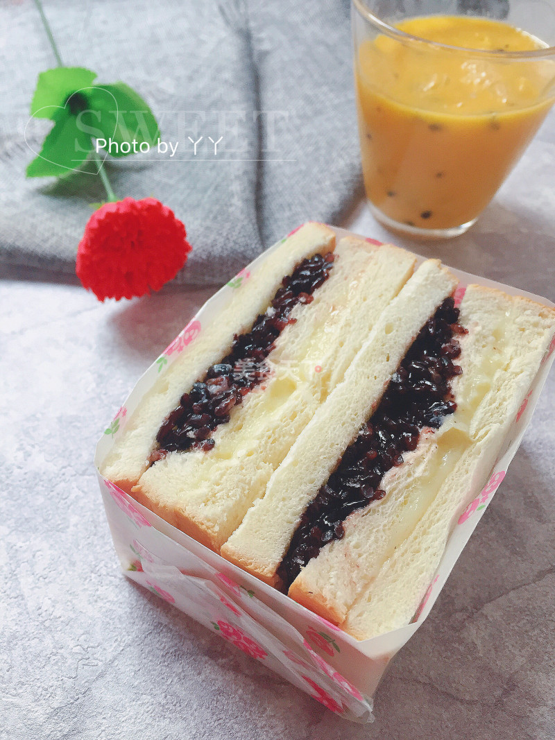 第四届烘焙大赛暨是爱吃节紫米奶酪包