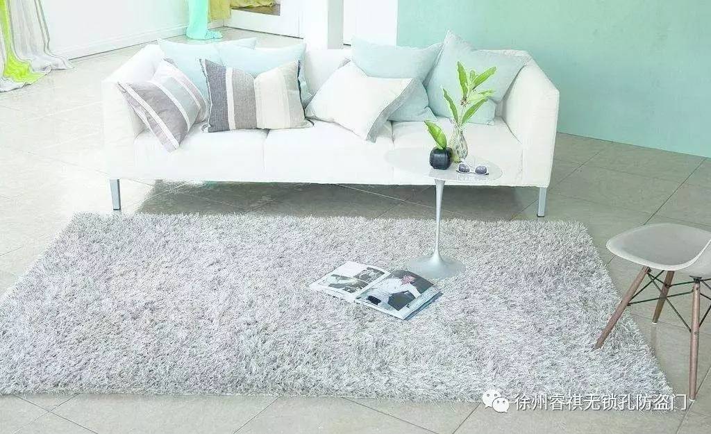 如何让家具保持光亮？睿祺智能防盗门