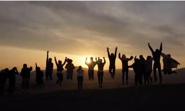 爱不爱她，都要带她库不齐沙漠暴走（图片整理）