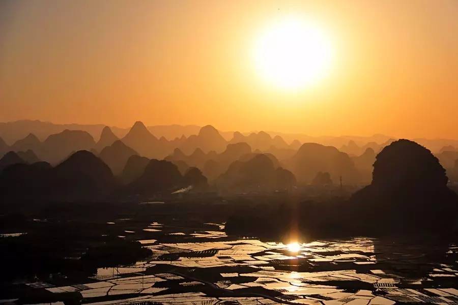 元宝山下,山水云间,悠悠闲云时光,恰好那时我也在