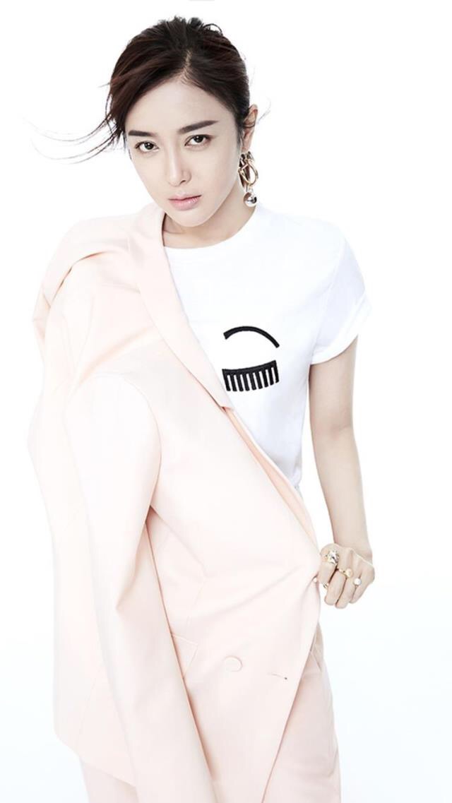 秦岚整容成功了么,秦岚公开承认整容了吗