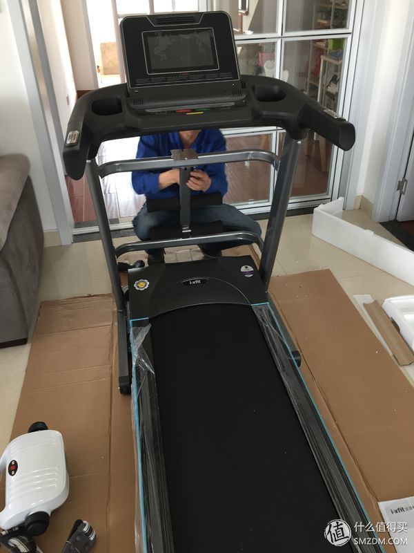 雾霾天的跑步利器！好家庭i-xfitL3跑步机开箱试用
