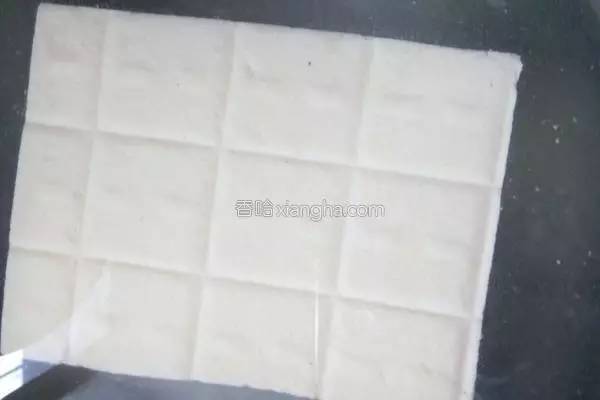 豆腐的这种做法太下饭了，咬一口会爆汁，孩子把盘子都舔干净