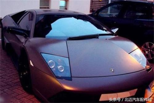 汽车前挡贴膜后有很多微小的气泡,汽车前挡风贴膜有气泡多久会消失