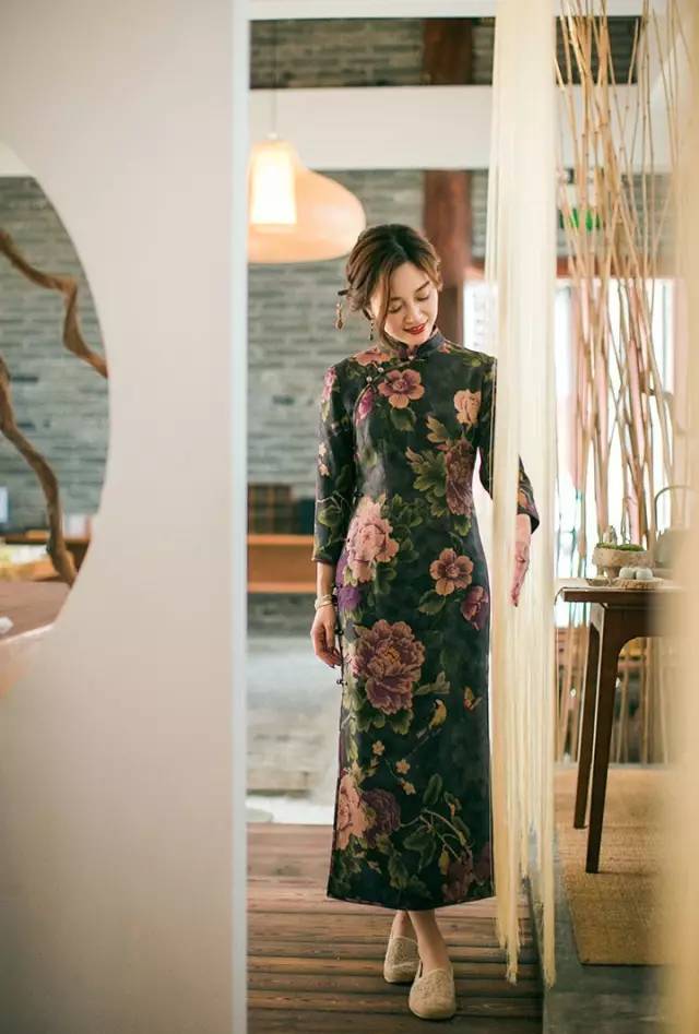 香云纱经典旗袍,关于香云纱旗袍